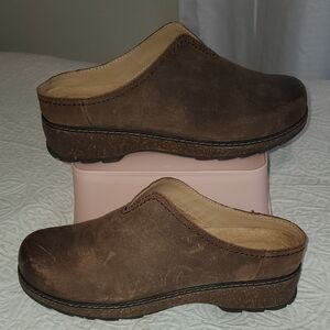 NWOT Earth Tan Suede Slip-On Footwear